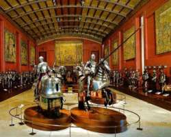 Some of the other things which are kept for display in the palace are watches, porcelain, silverware, and the Royal Armoury of Madrid Some of the other things which are kept for display in the palace are watches, porcelain, silverware, and the Royal Armoury of Madrid.